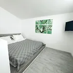 Higina 4*