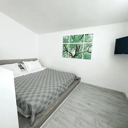 Higina 4*